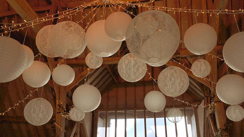 Spice up your wedding with chinese lanterns